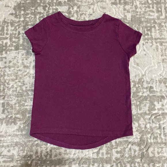 🔥4/20! Bundle of 5 little girls short sleeve shirts. Size 2T/3T - Picture 6 of 9